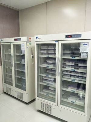 Farmácia da porta e refrigerador de vidro dobro de alta qualidade do laboratório com capacidade 656L a maior clara interior do diodo emissor de luz